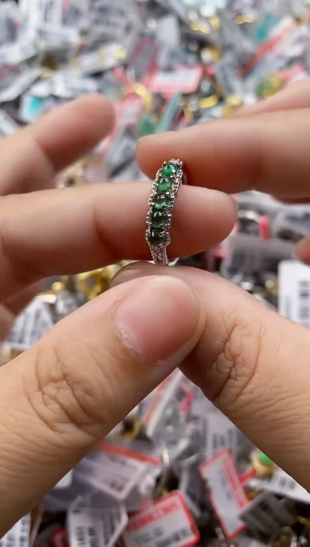 翡翠戒指银S925镶嵌2222      8+++