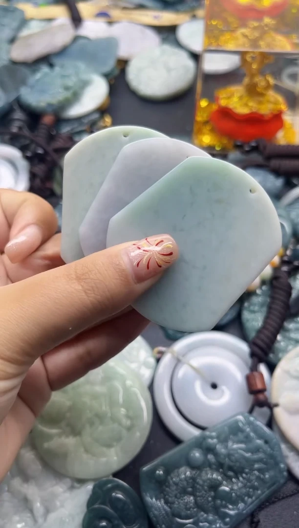 【闪购商品】翡翠颈饰未镶嵌翡翠