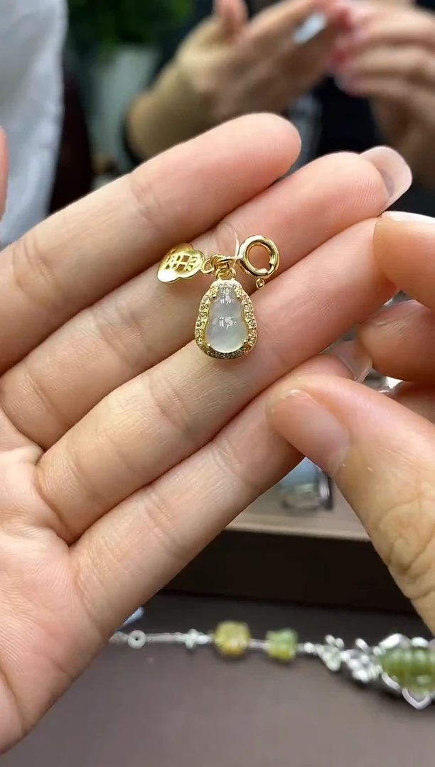 颈饰银S925镶嵌翡翠净货多样性发一16667