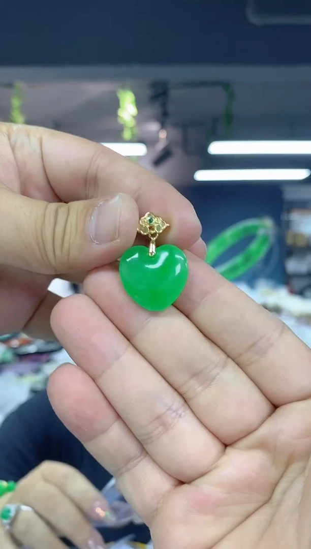 翡翠未镶嵌吊坠(不含链)多样性发其一颜色微差