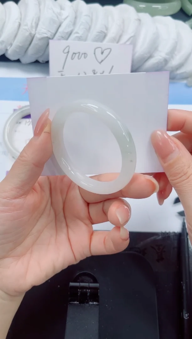 未镶嵌手镯石英质玉131-50