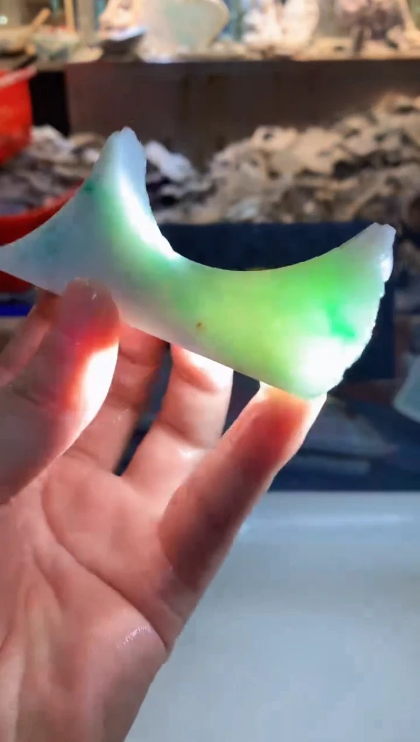 翡翠裸石0朱0翡翠珠宝828