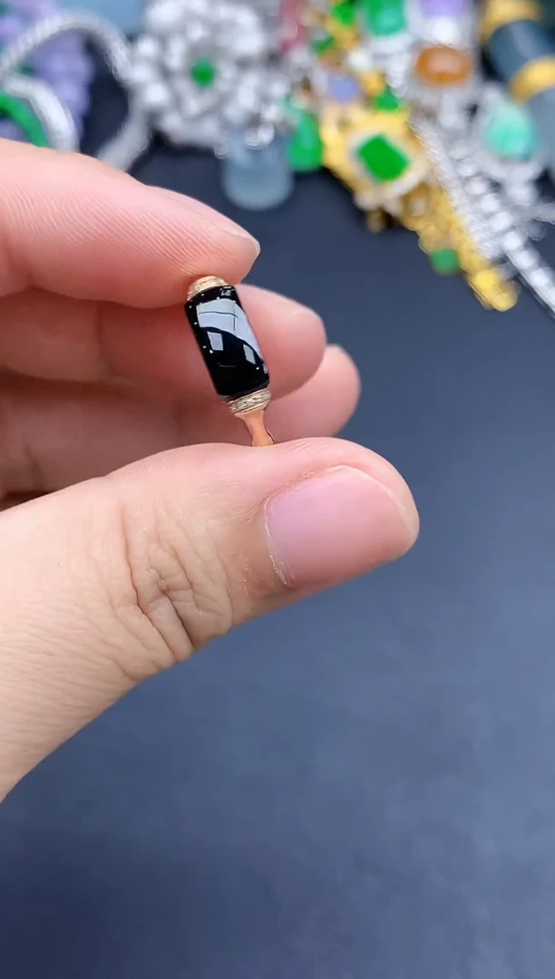 18K金镶嵌戒指翡翠493-春日珠宝