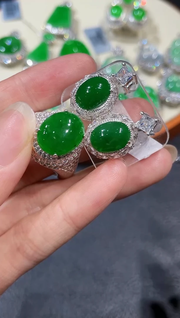 翡翠戒指未镶嵌套装