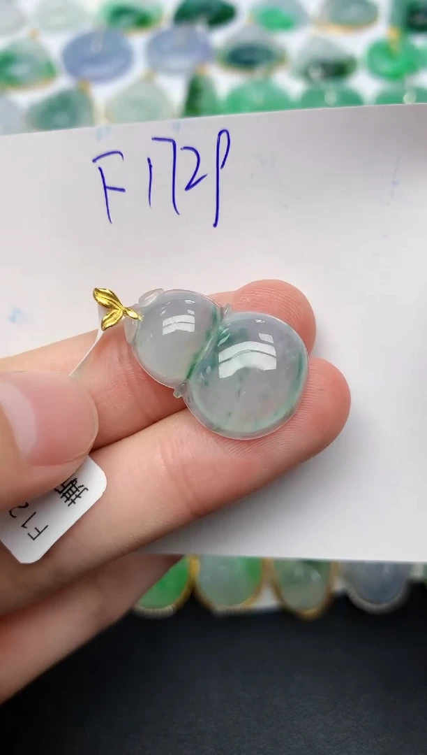 颈饰18K金镶嵌翡翠 天然缅甸A货翡翠百元以上9元证书费自理