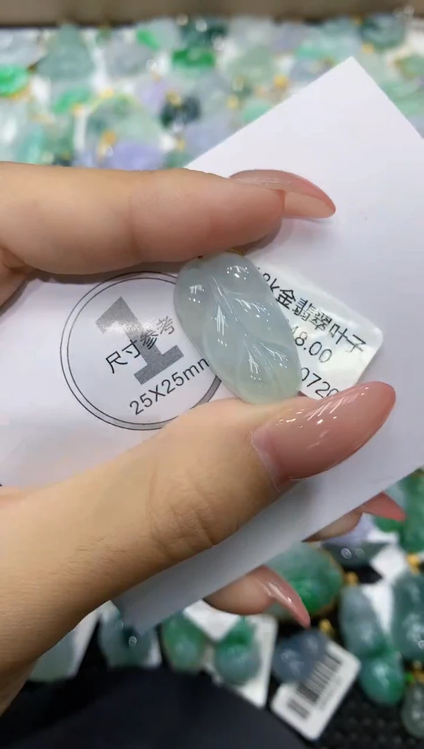 颈饰18K金镶嵌翡翠11111111