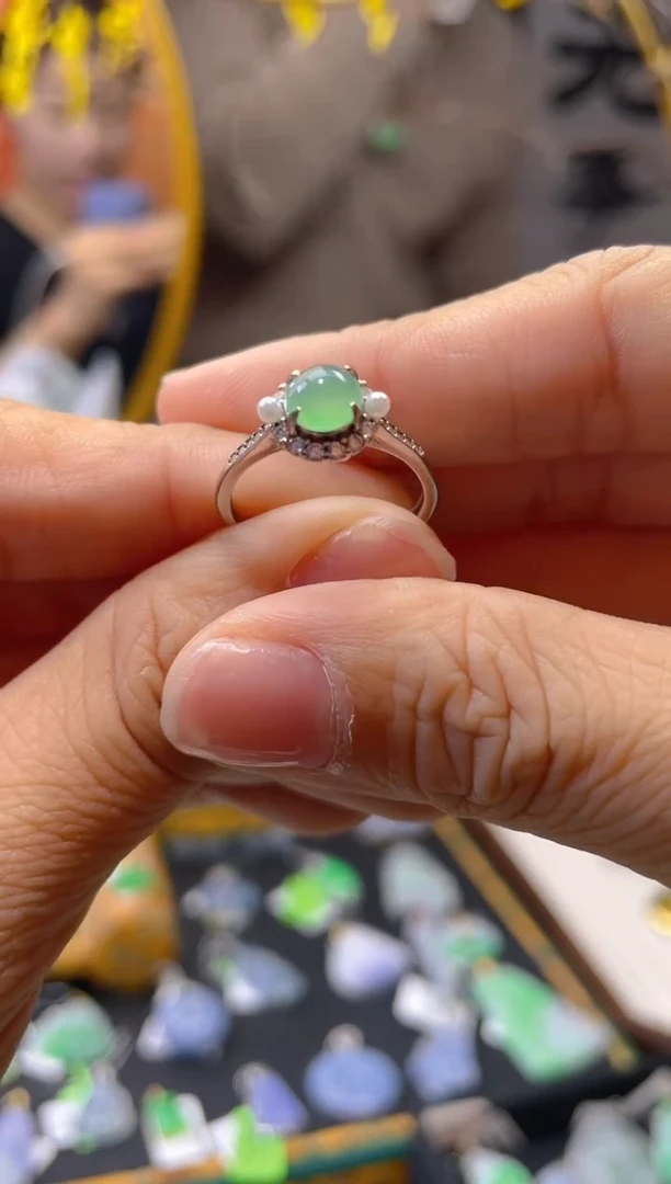 【闪购商品】翡翠颈饰未镶嵌假一赔三