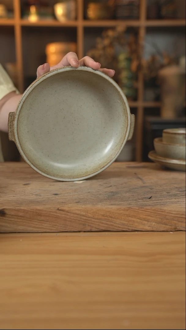 奶奶系列的8英寸双耳盘