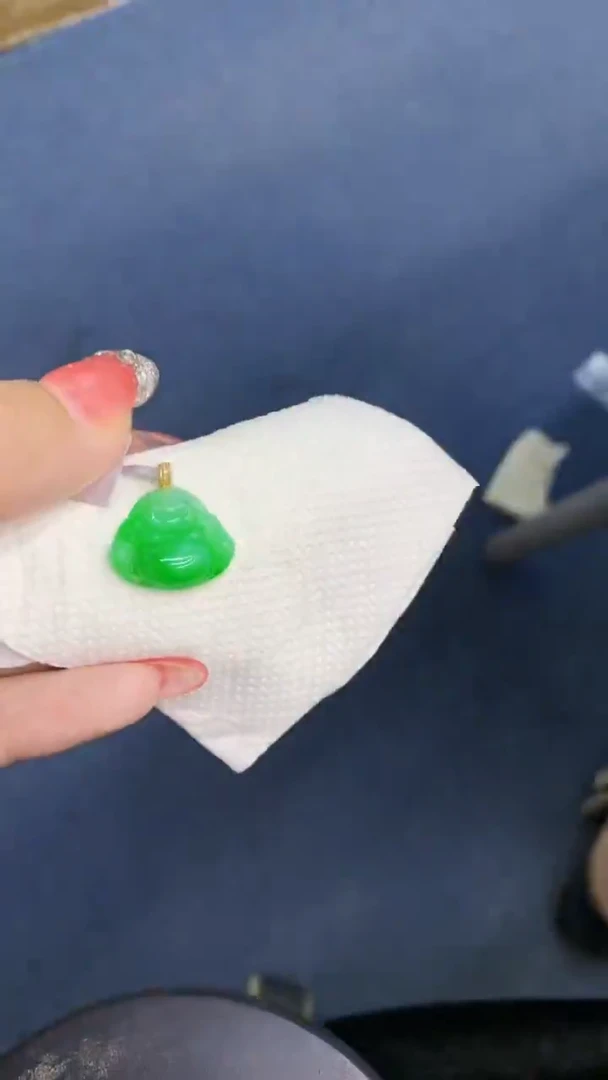 颈饰18K金镶嵌翡翠1