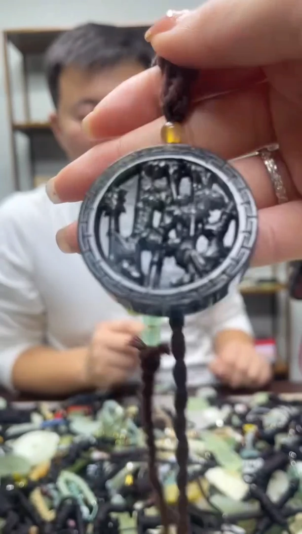 未镶嵌岫玉吊坠·