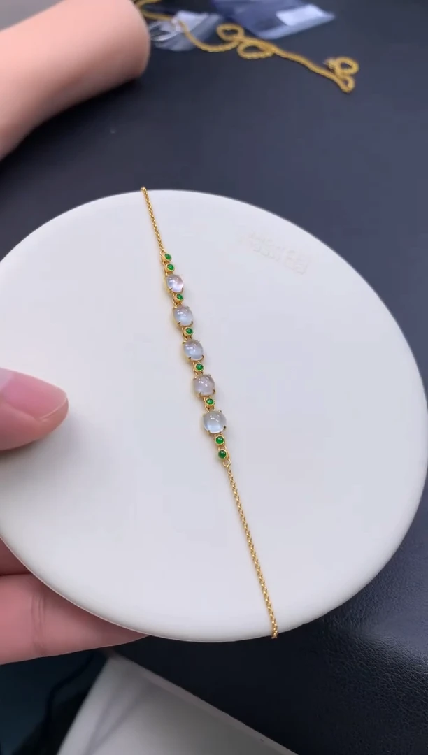 颈饰18K金镶嵌翡翠48小时鉴赏期 退货不扣服务费