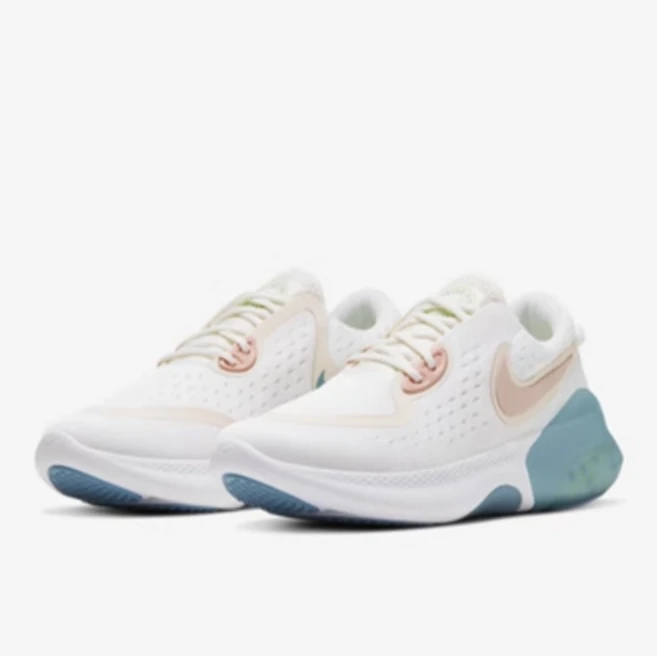 【瑕疵慎拍】耐克正品女子轻便跑步鞋 CD4363-104-37.5(轻微试穿)