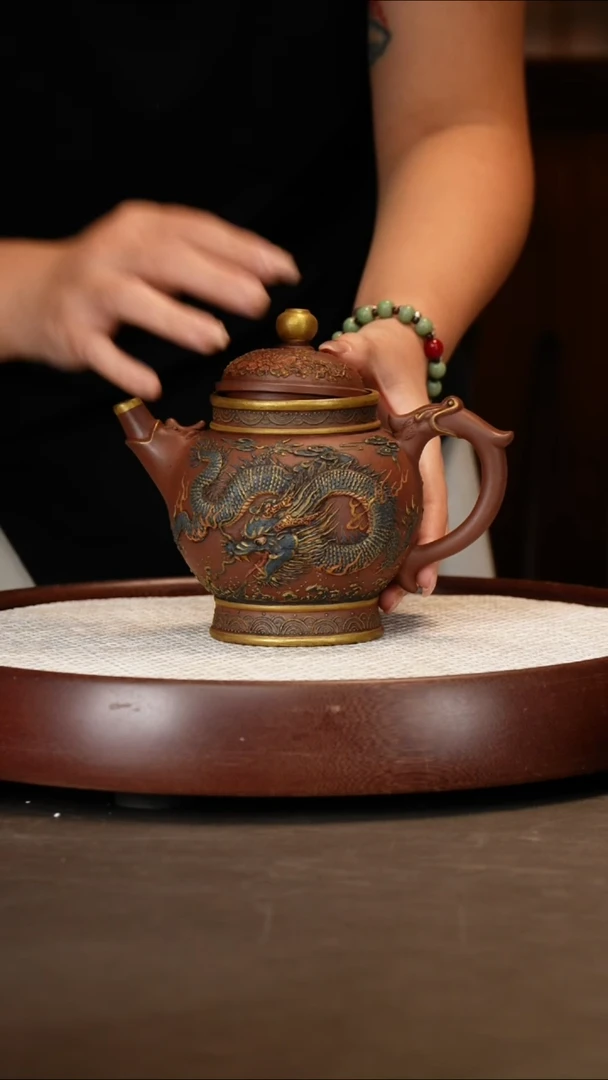 【葛岳纯】龙凤呈祥宫灯壶650c+金龙画+龙杯+龙壶承