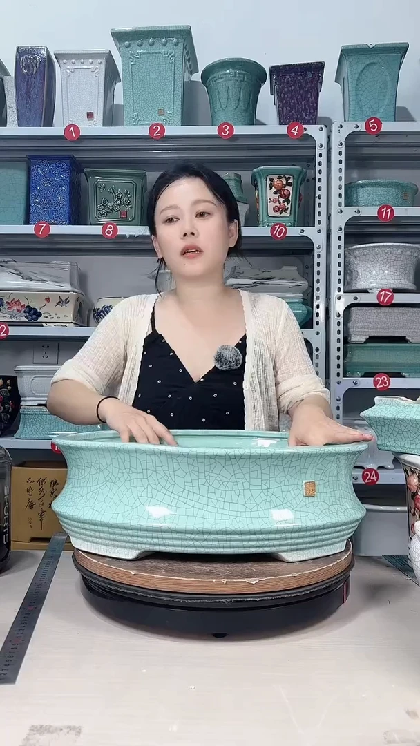 白色豆青冰裂各一个精品椭圆盆