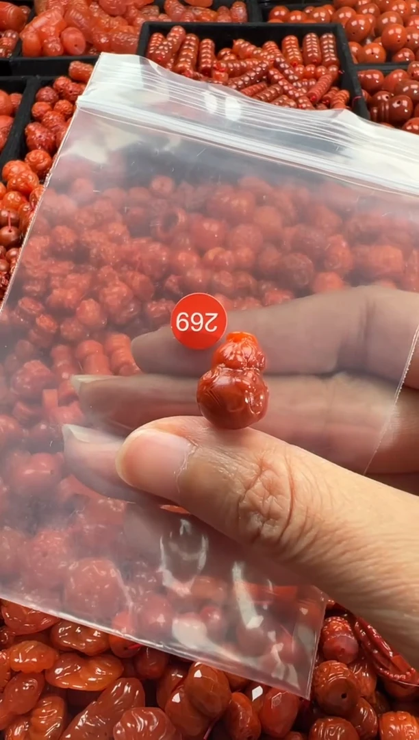 颈饰未镶嵌南红玛瑙1