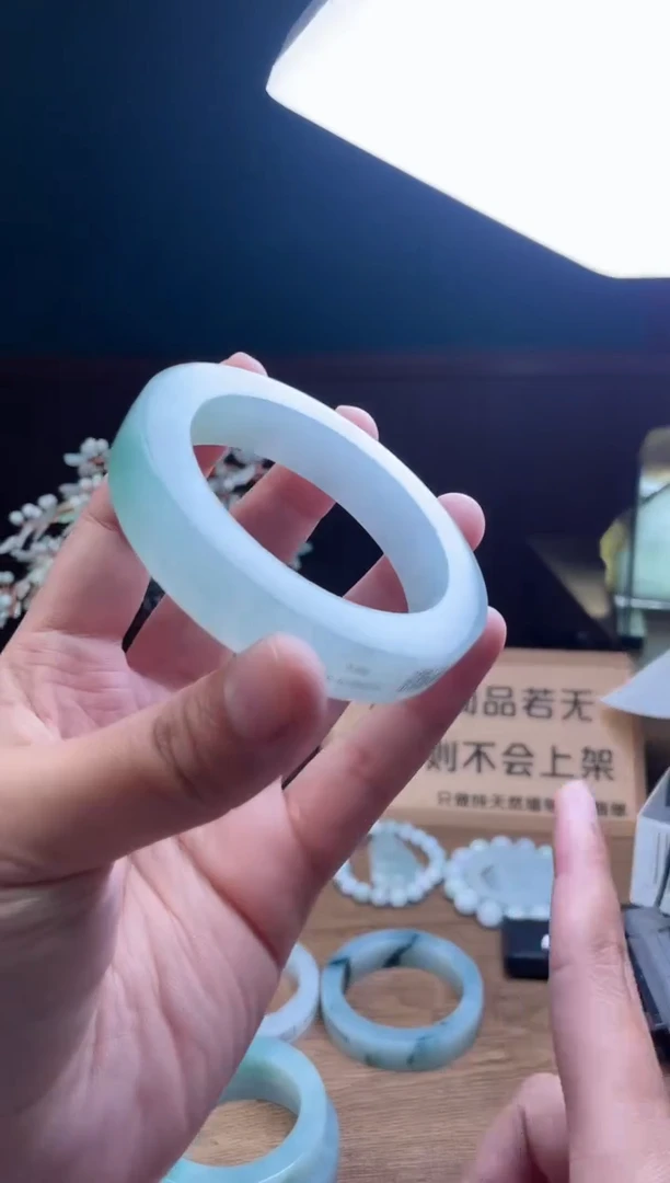 【闪购商品】定制翡翠手镯未镶嵌定制