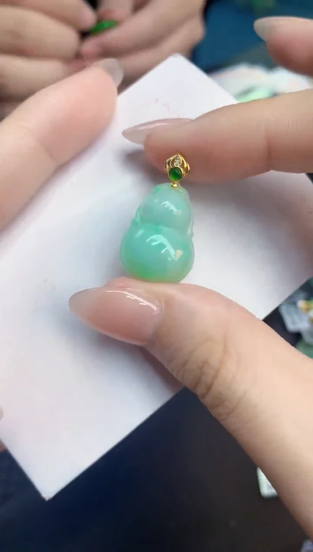 翡翠未镶嵌吊坠(不含链)1
