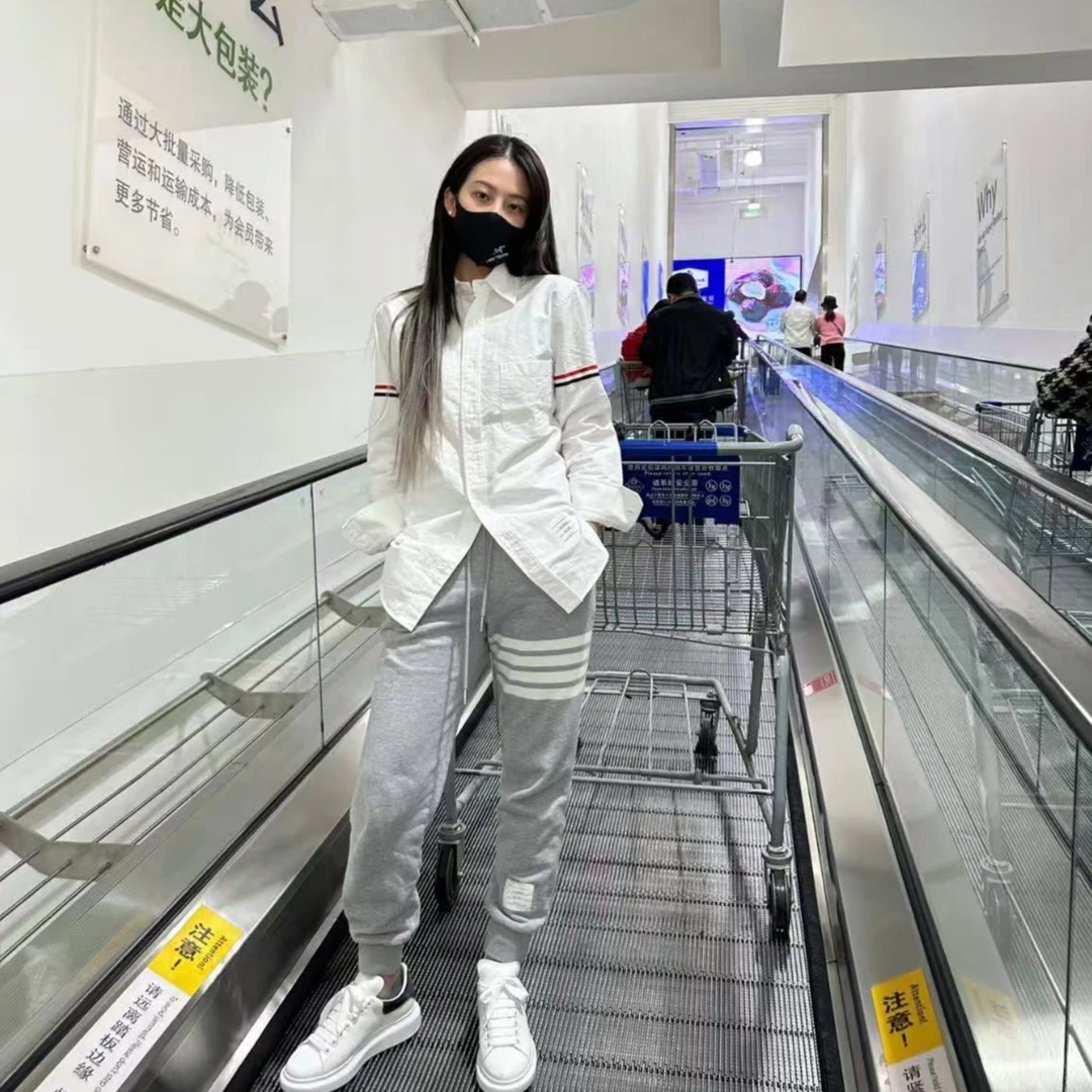 未使用 THOMBROWNE 经典四道杠运动休闲裤