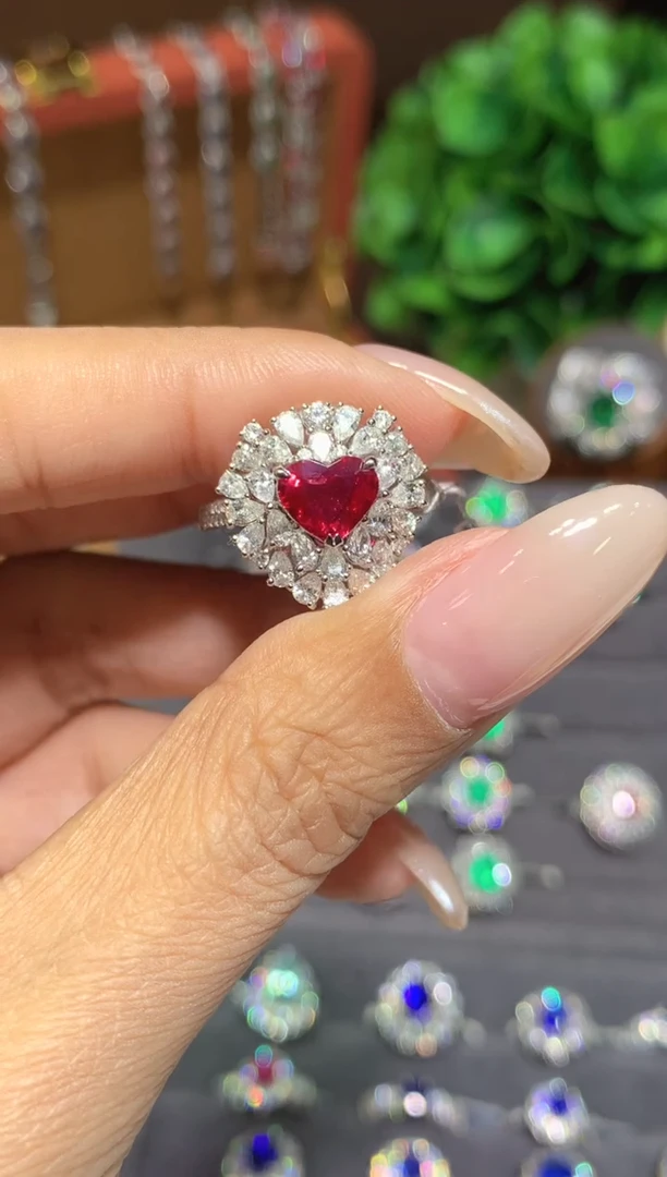 18K金镶嵌戒指红宝石1.26ct