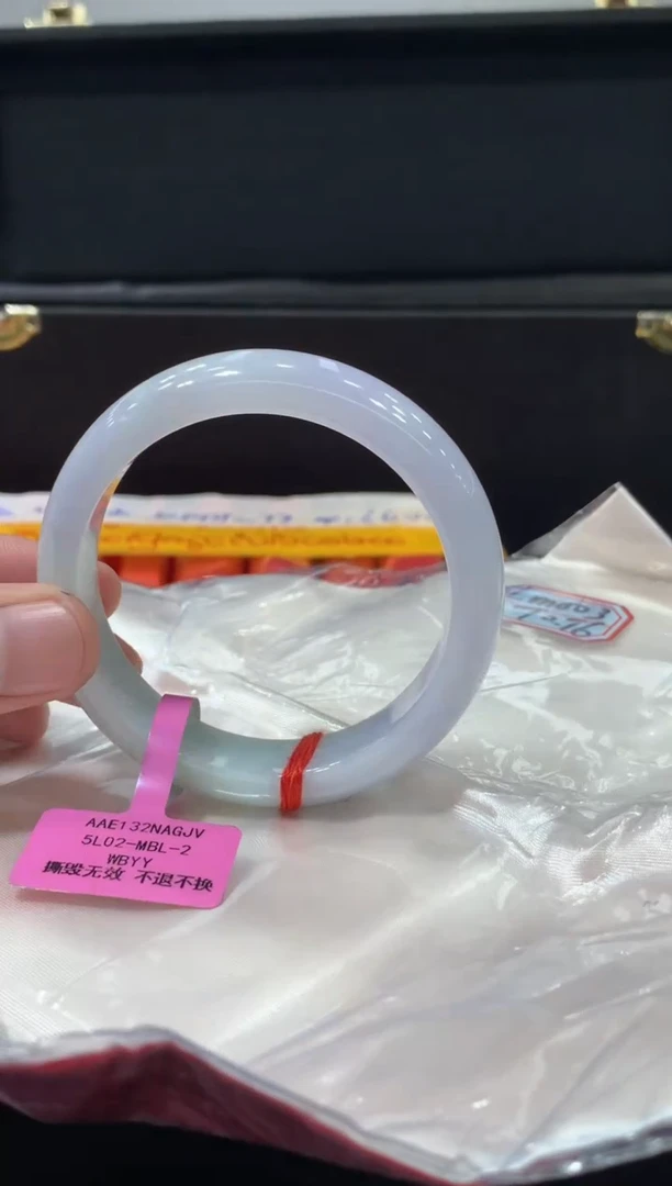 未镶嵌手镯翡翠翡翠手镯
