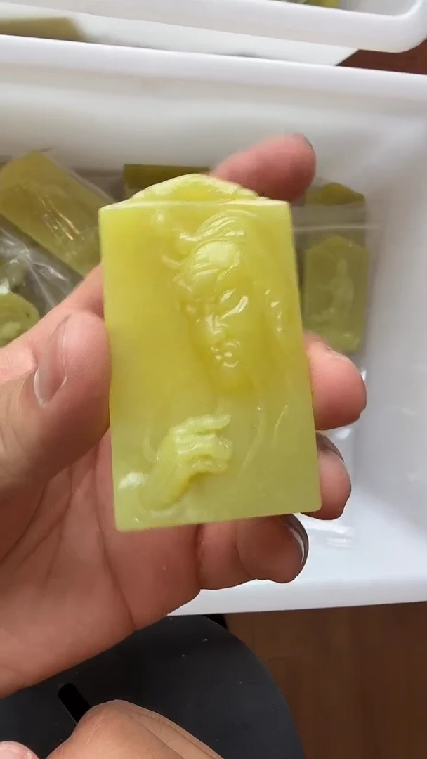 蛇纹石玉未镶嵌岫玉关公