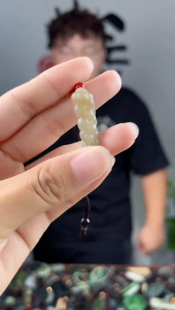 未镶嵌和田玉挂件拍一发一，多样性发货
