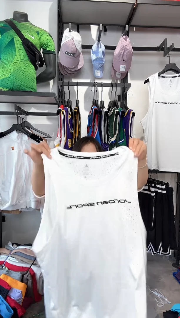 1307   编码 瑕疵修复以直播间讲解为准 尺码L