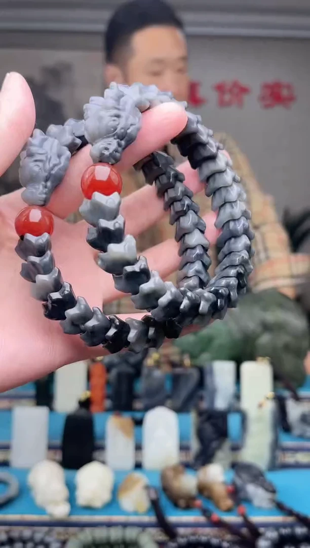 未镶嵌和田玉挂件多样性发 拍一发一