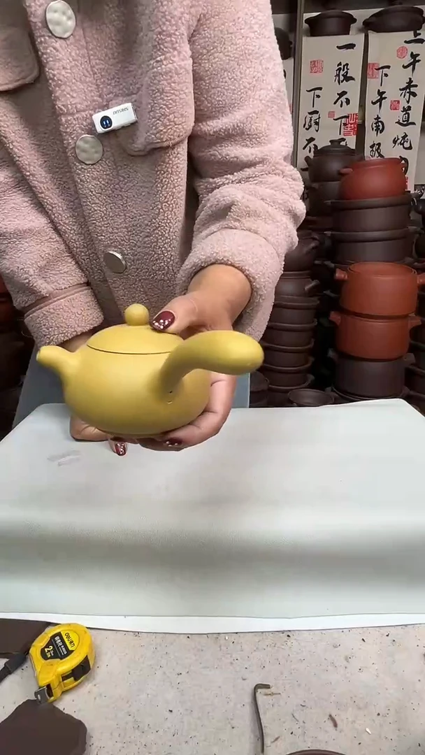 宜兴紫砂微瑕段泥唐羽