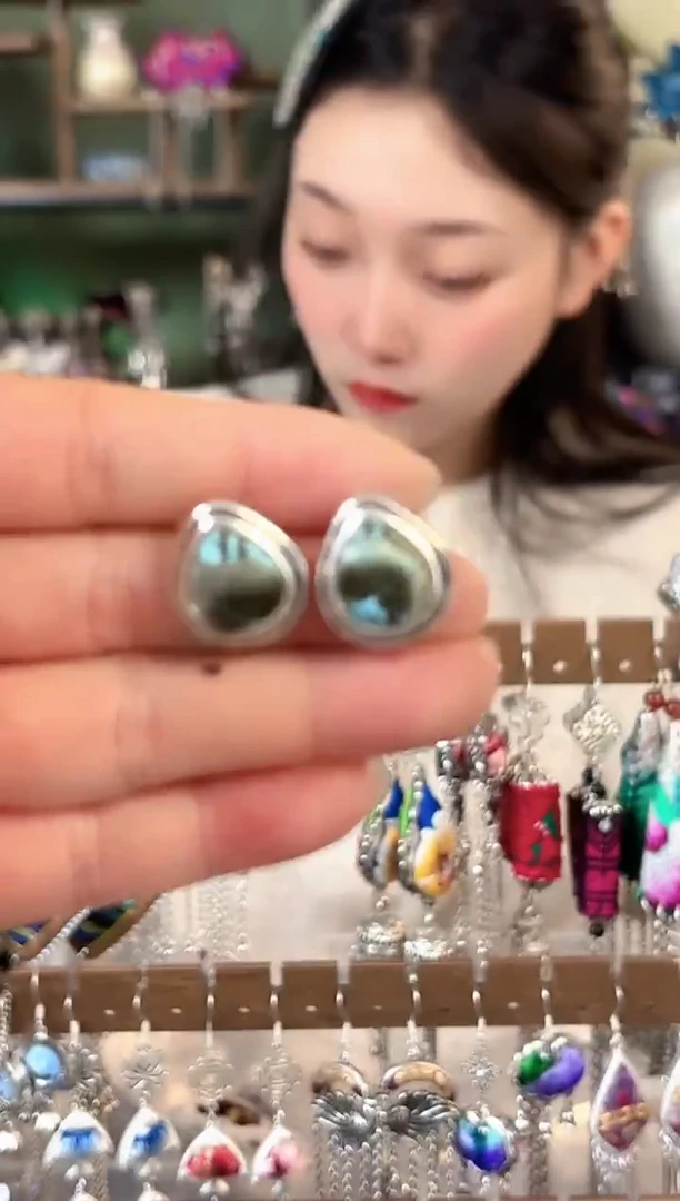 彩云南阁非遗老绣苗银饰品160