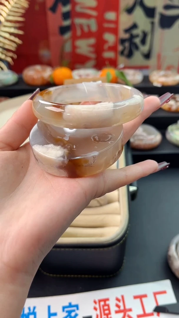 【闪购商品】石英质玉手镯未镶嵌赠送镯心（64圈口）