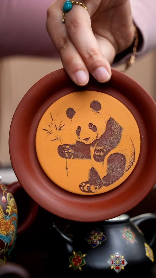 茶壶紫砂朱泥双色圆盘熊猫壶承