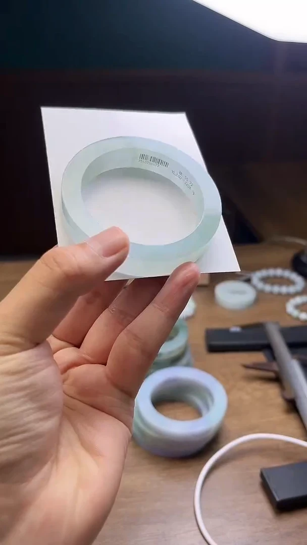 未镶嵌手镯定制翡翠我**我定制