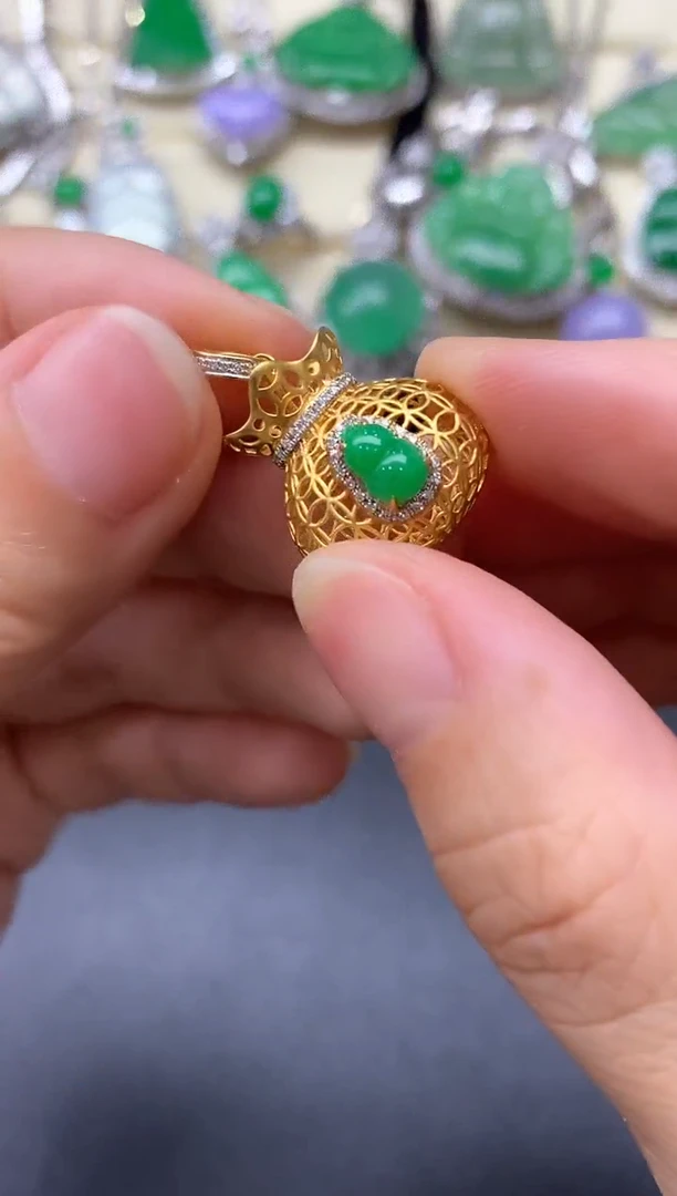 颈饰18K金镶嵌翡翠423中国好珍宝