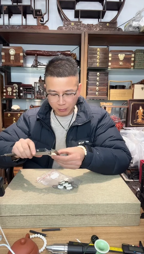 乌木类书架951猛犸雕刻山鬼小挂件