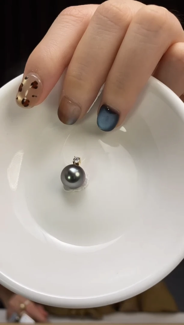 吊坠(不含链)18K金镶嵌海水珍珠10-11大溪地黑珍珠吊坠