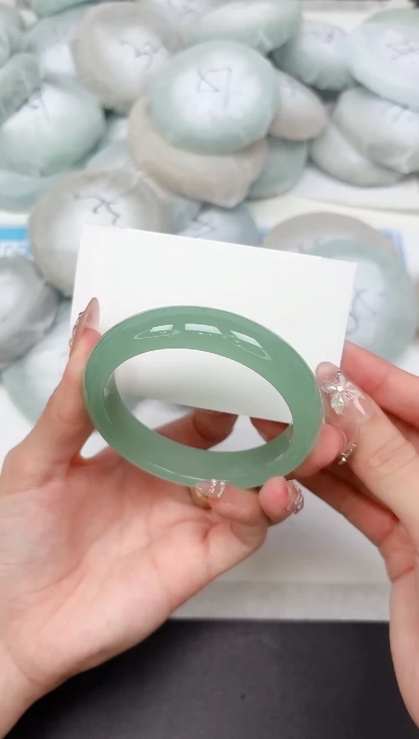 石英质玉手镯未镶嵌67-56.8