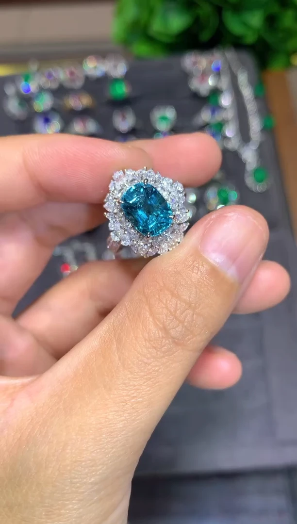 18K金镶嵌戒指碧玺3.0ct