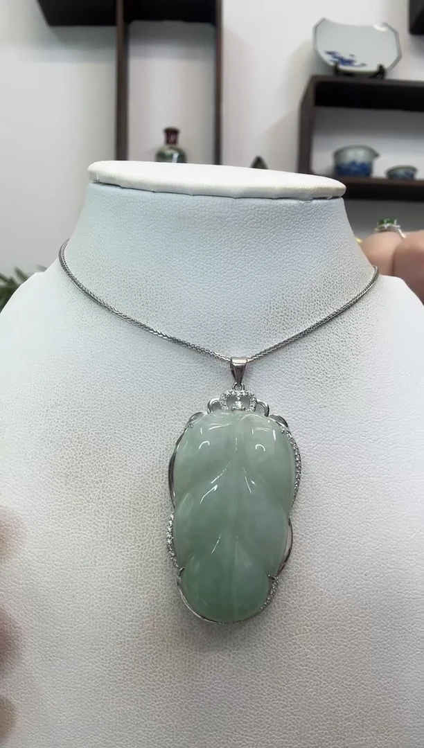 吊坠(赠链)银S925镶嵌翡翠叶子