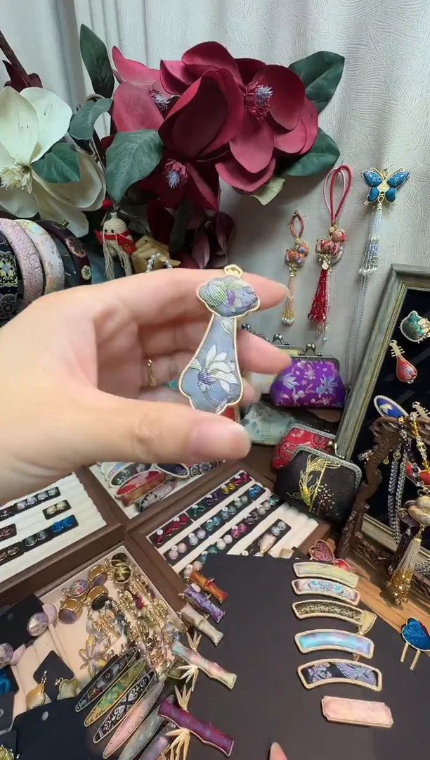 天****曦【孤品车12,28】张国权玉兰花鸭嘴夹