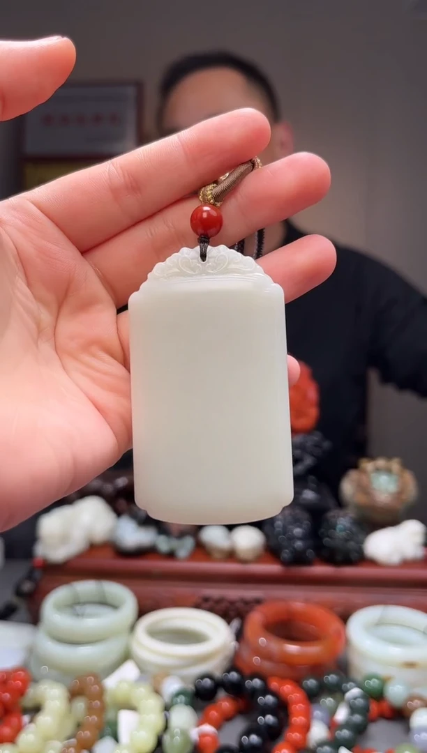 颈饰未镶嵌和田玉吊坠47