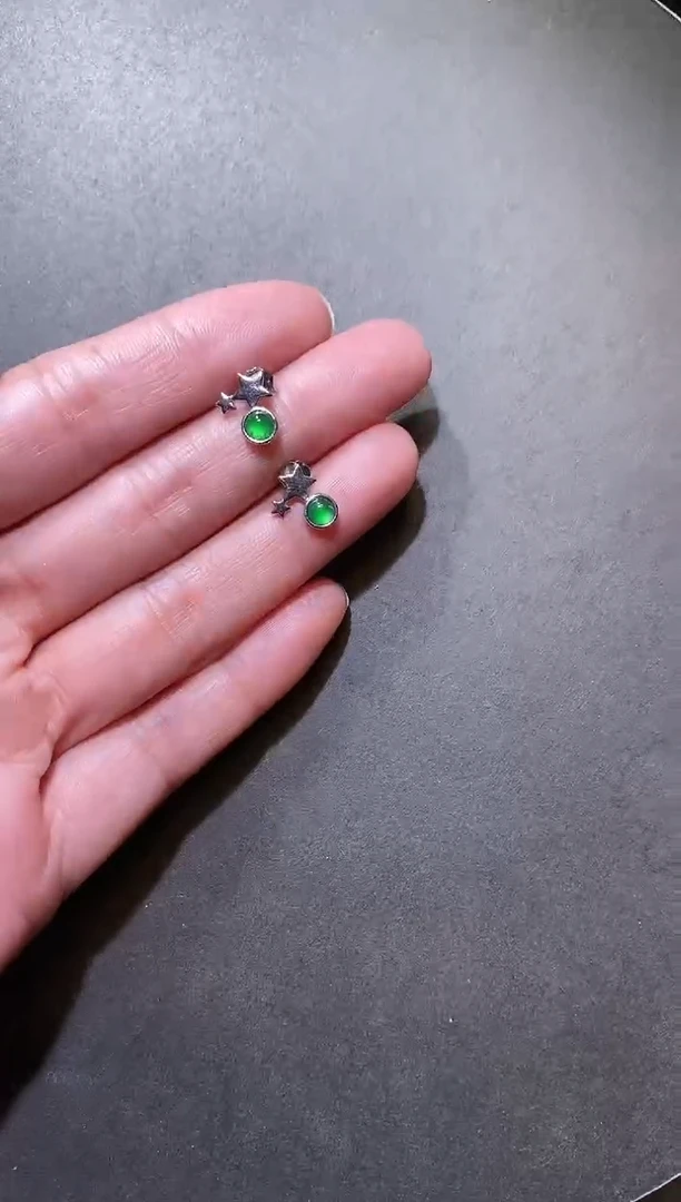 【闪购商品】翡翠耳饰银S925镶嵌翡翠蛋面耳钉