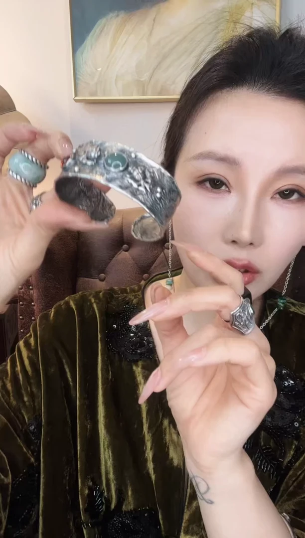 颈饰未镶嵌翡翠豆*翡翠E414