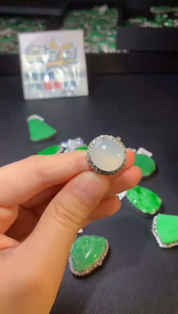 翡翠戒指银S925镶嵌翡翠