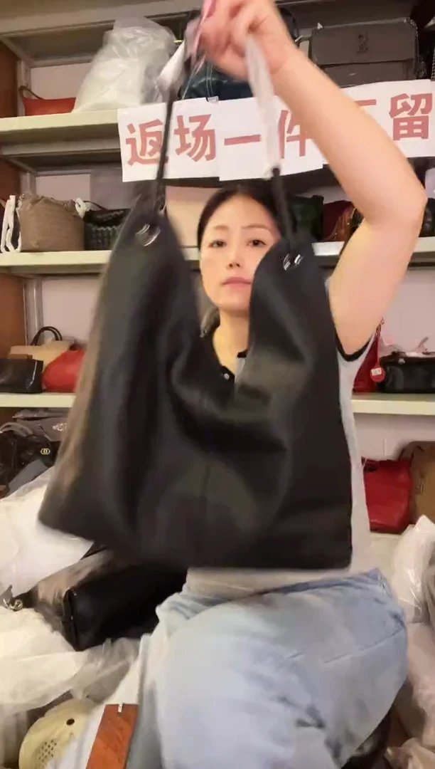 小牛皮（革） 高端订制时尚百搭女士手提 腋下斜跨包包