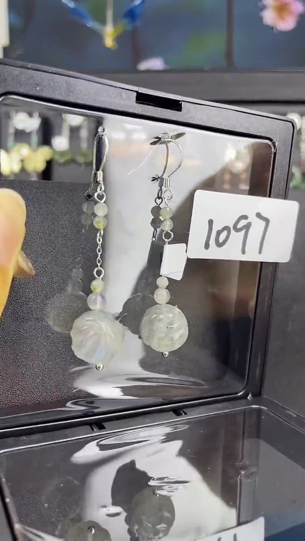 未镶嵌耳饰月光石喜欢拍