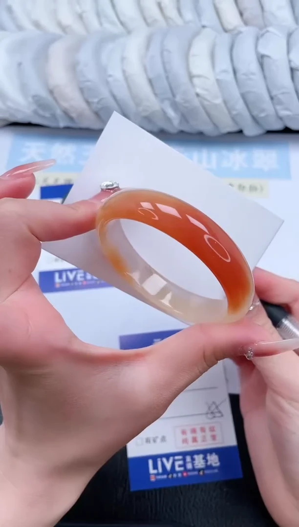 【闪购商品】石英质玉手镯未镶嵌T288-55