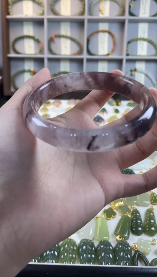 未镶嵌手镯石英岩玉1