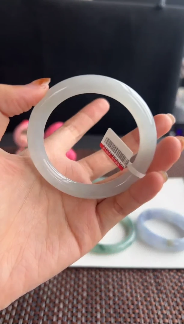 翡翠手镯未镶嵌57号54.7*8.7*9.1