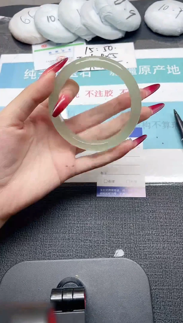 未镶嵌手镯石英质玉180-64